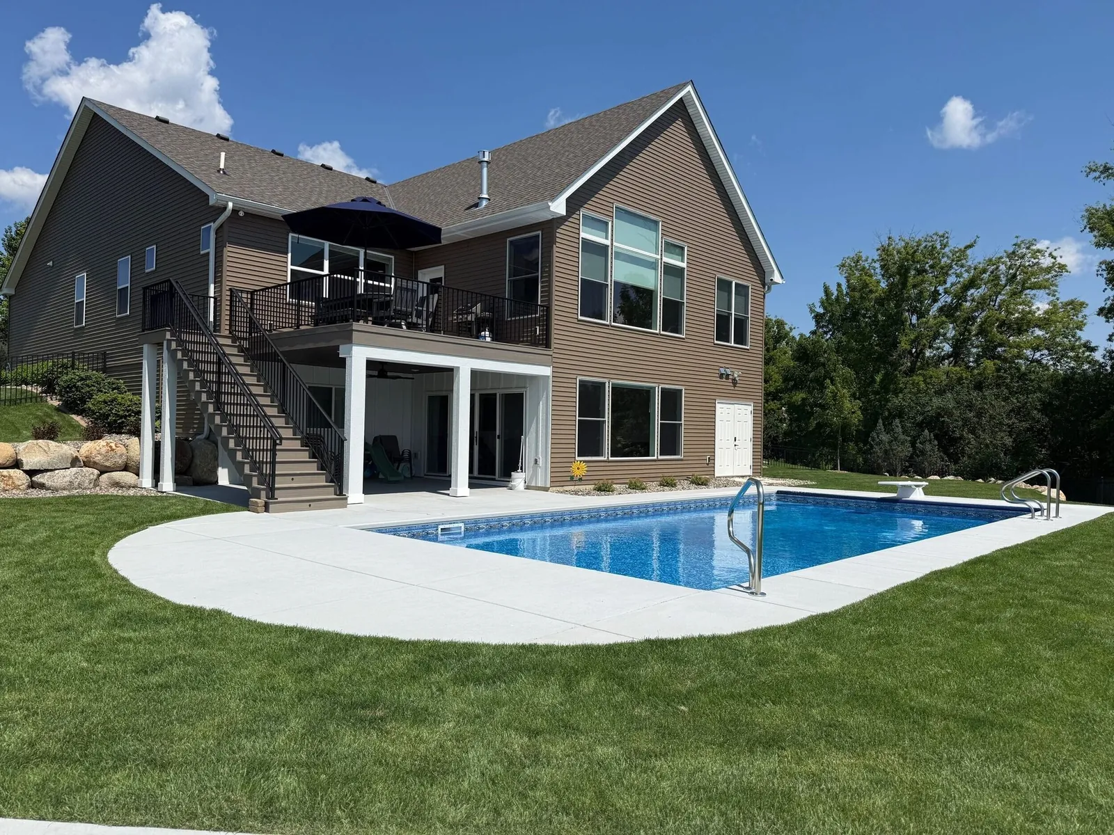 Trex Transcend Biscayne deck in Savage, MN by BN Builders